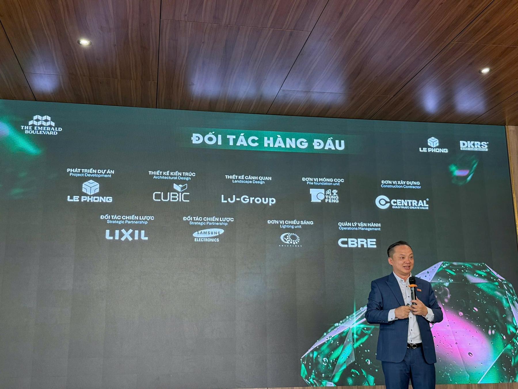 Thông tin The Emerald Boulevard