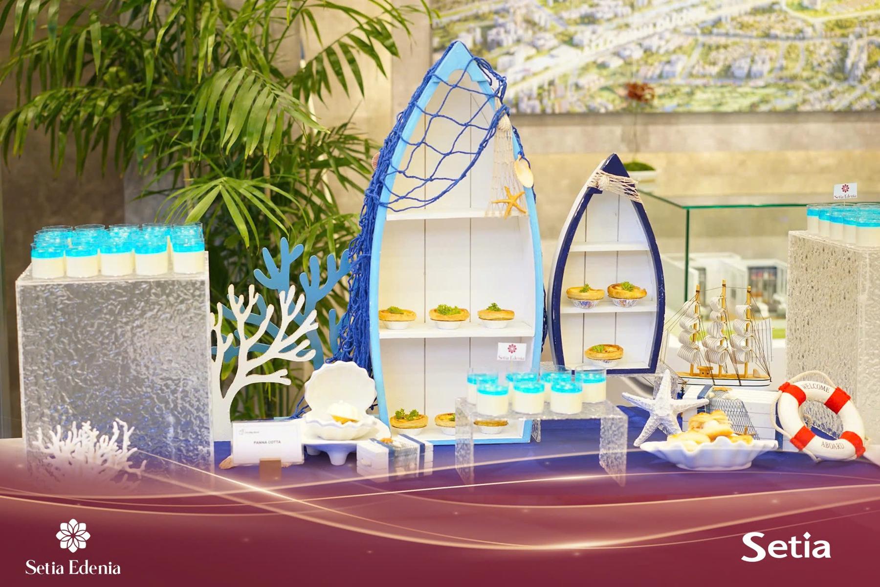 Khách hàng tham quan nhà mẫu cuối tuần Setia Edenia