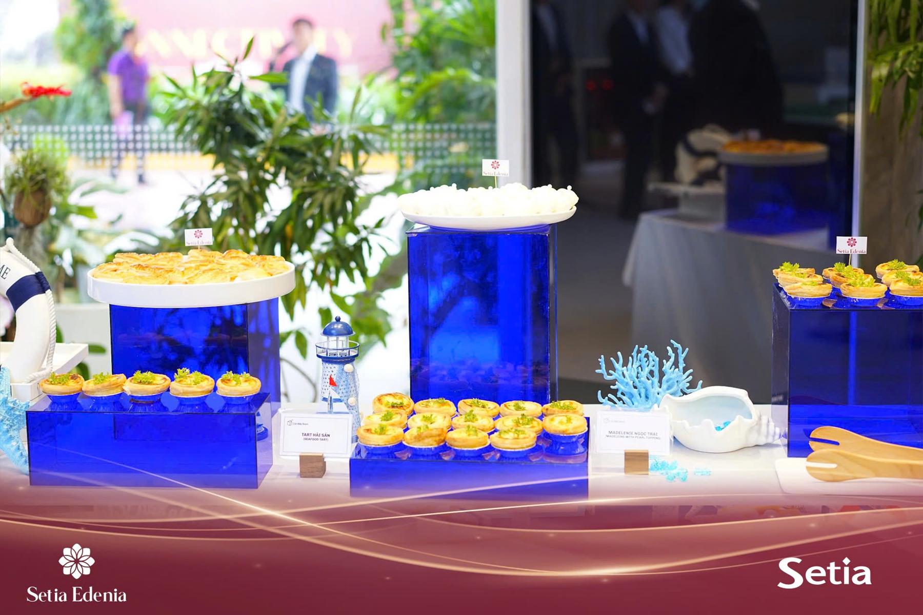 Khách hàng tham quan nhà mẫu cuối tuần Setia Edenia